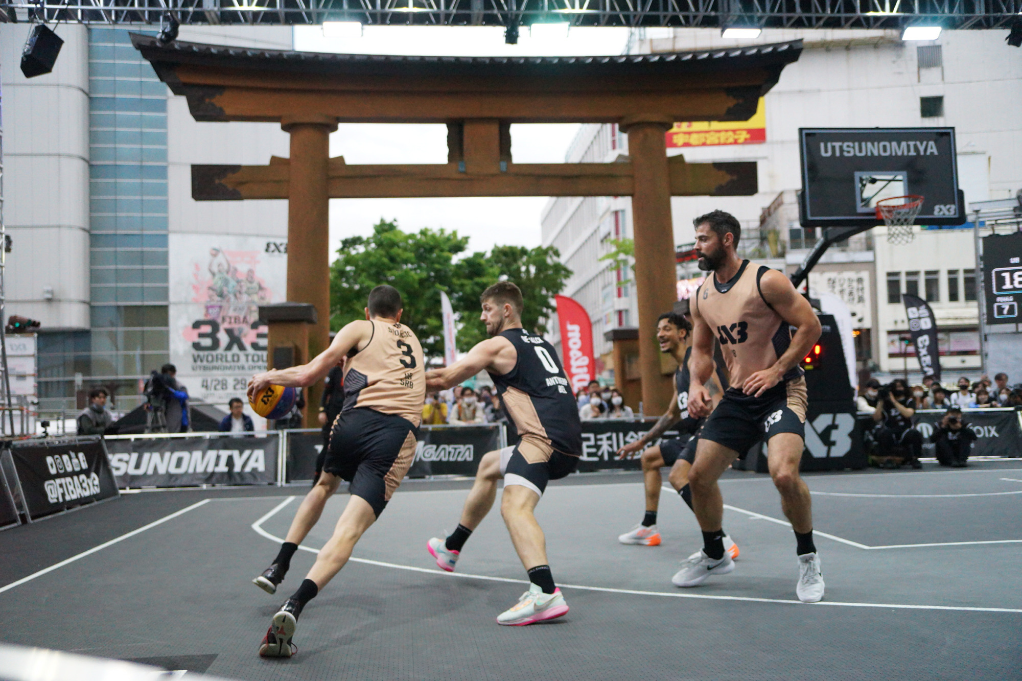 3×3