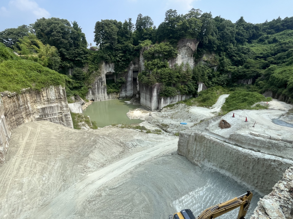 現役で稼働中の採石場