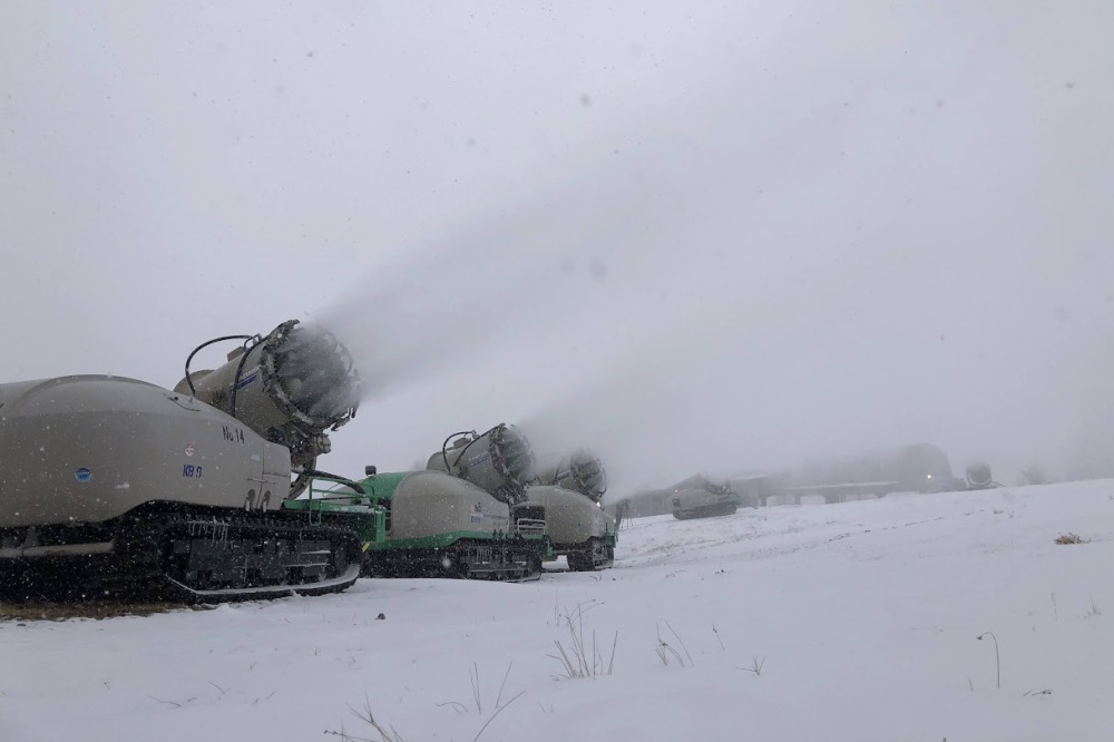 最新鋭の人工降雪機により、ロングシーズン営業を実現！