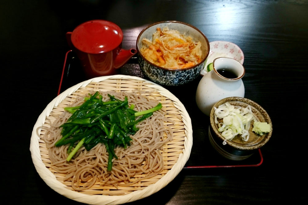 名物にら蕎麦