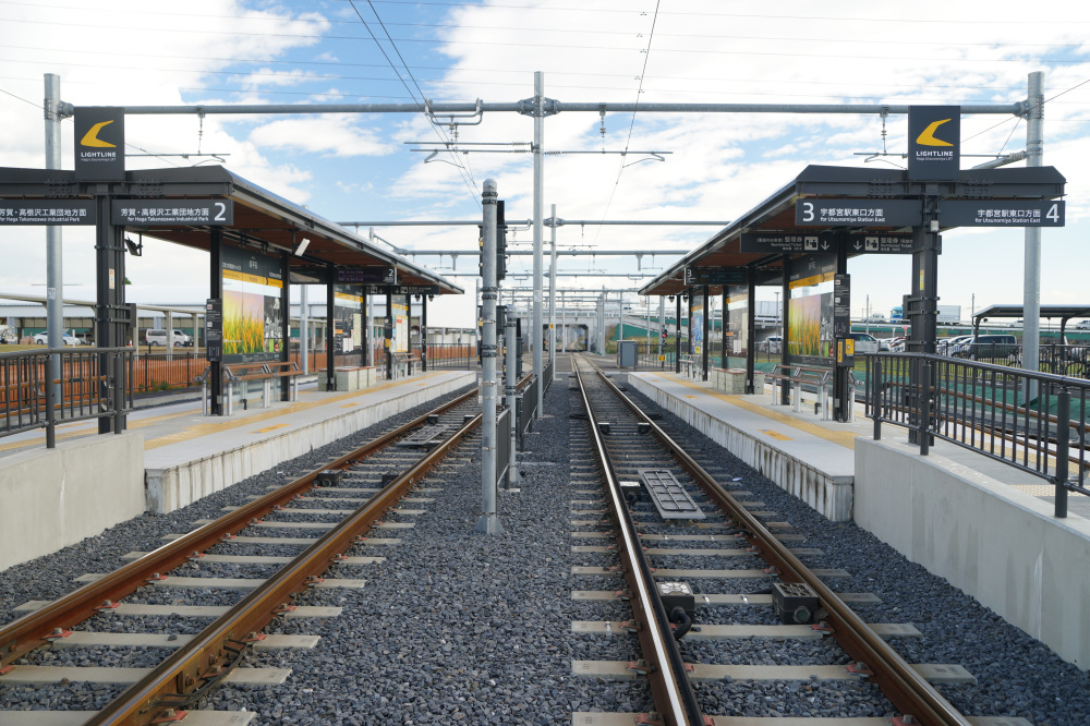 平石停留所・LRT車両基地