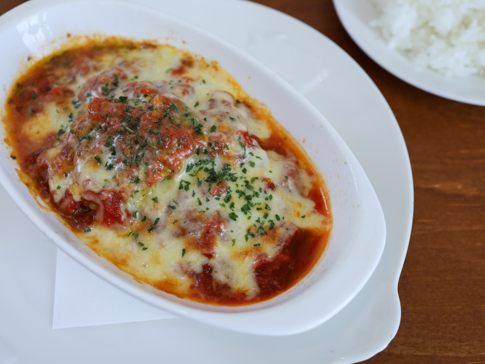 〜チキンのトマトチーズ焼きとライス〜