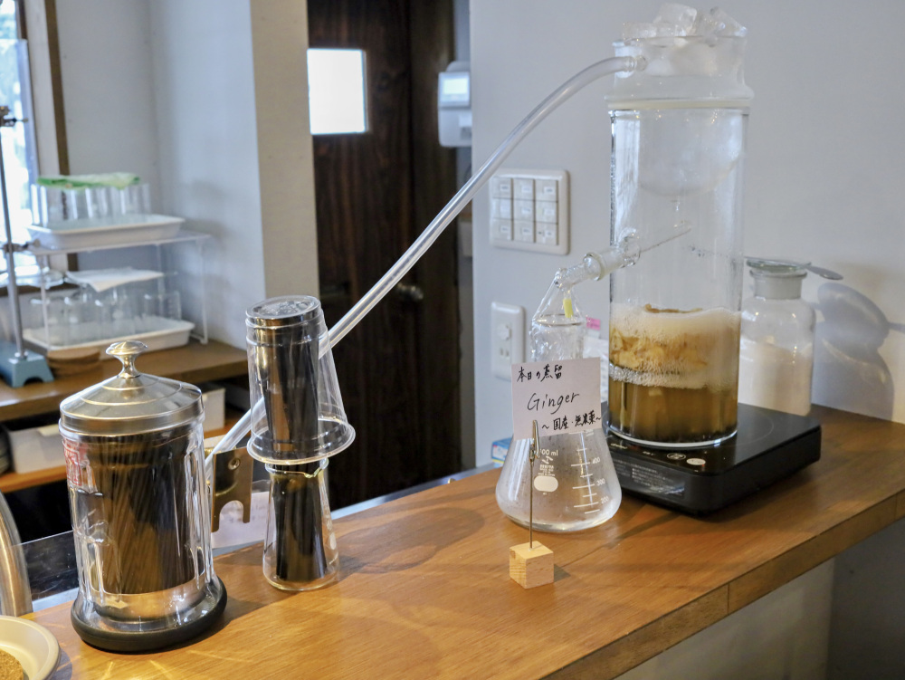 家庭用蒸留器「リカロマ」ネーミング:（理化学＋アロマ＝リカロマ）