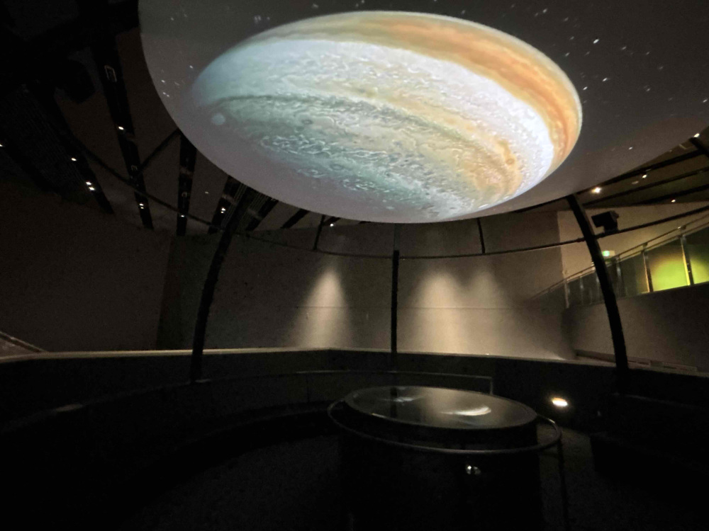 スペースシアター