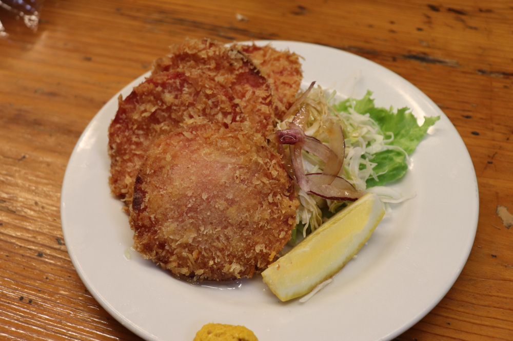 サクサク触感のハムカツ