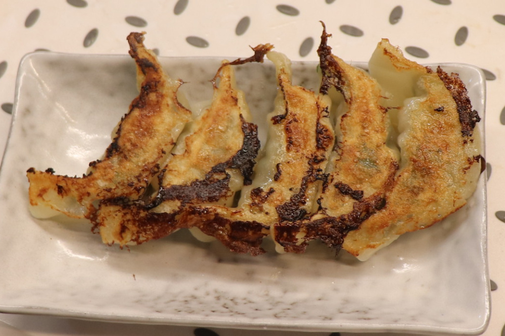 ニラたっぷりの庄助ぎょうざ