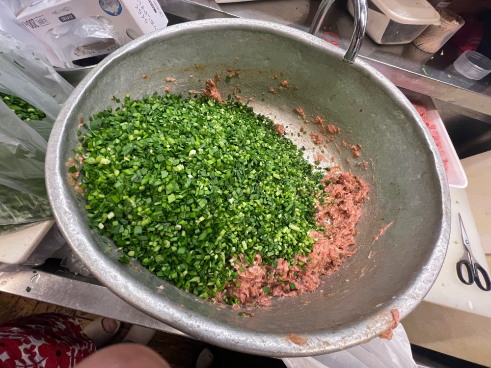 鹿沼市産ニラたっぷりの餃子餡