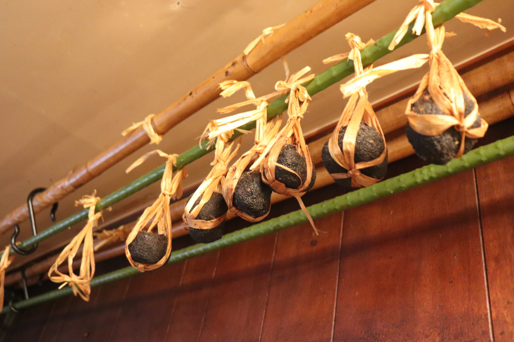 店内に吊るされたゆずみそ