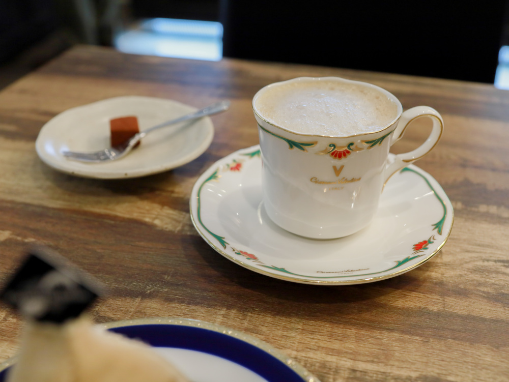 ドリンクを注文をすると生チョコサービスがあります