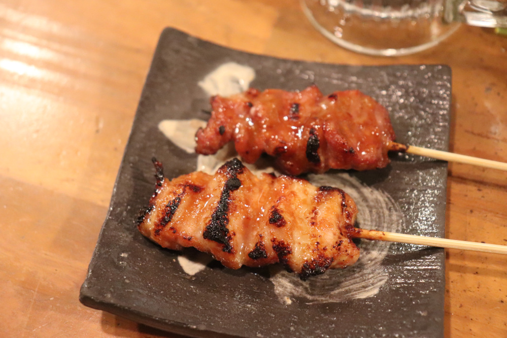 小ぶりな串なの色々な部位を楽しめます。