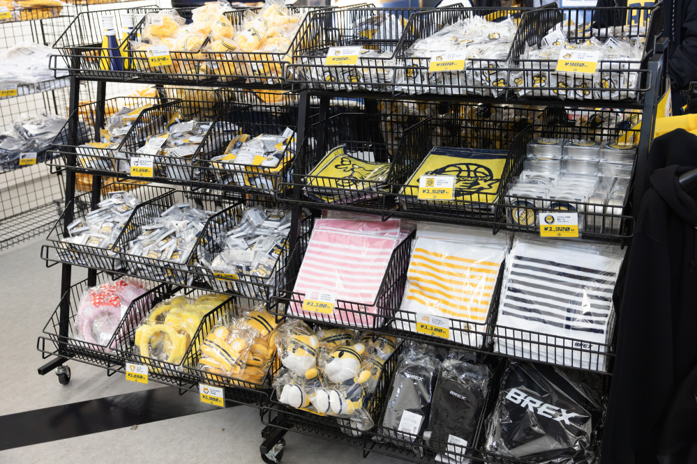 試合ごとに新しいグッズが発売されるとのことで、欲しいグッズは見かけた時にゲットするのが良さそうです！
