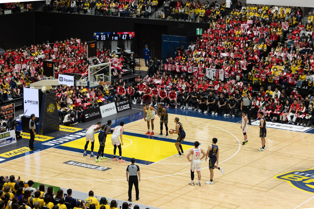 対戦相手がフリースローの時にブーイングや手拍子をするのもバスケットボールならではの文化。ブレックスがフリースローの時は静かに見守ろう！