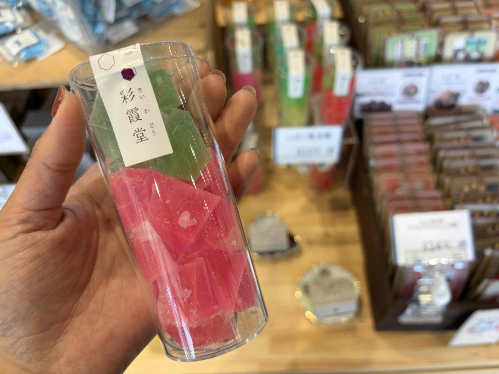 お土産にも喜ばれそうなお菓子もあります