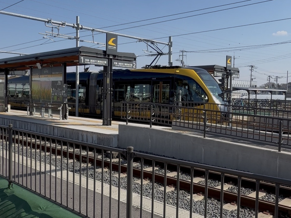 LRT「平井市停留場」すぐ隣