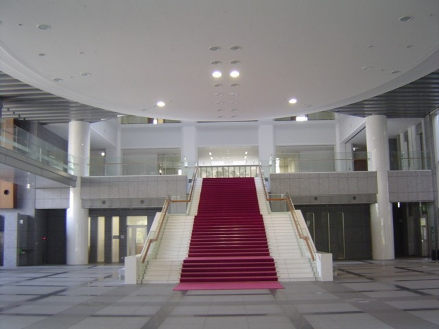 栃木県議会堂ロビー