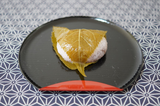 柏屋菓子店の「桜もち」