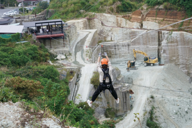 ジップライン ハヤブサ