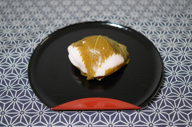 小林菓子舗の「桜もち」