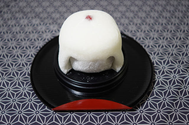 武平作だんごの「練乳クリーム大福」