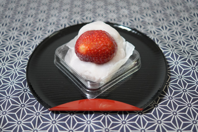 うさぎやの「いちご大福」