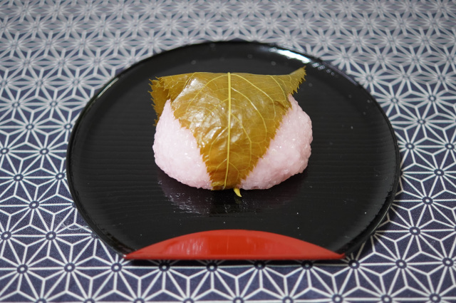 絹島屋の「さくら餅」