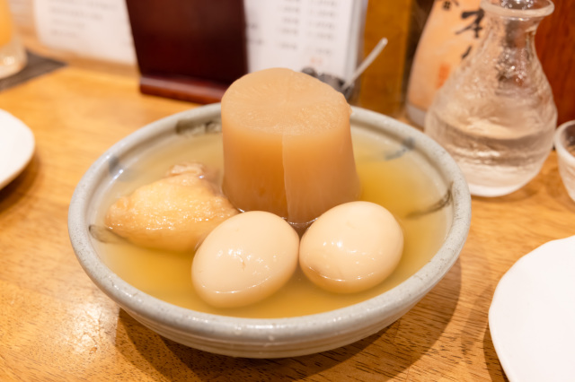 大根（大）、半熟たまご、もち巾着のおでん