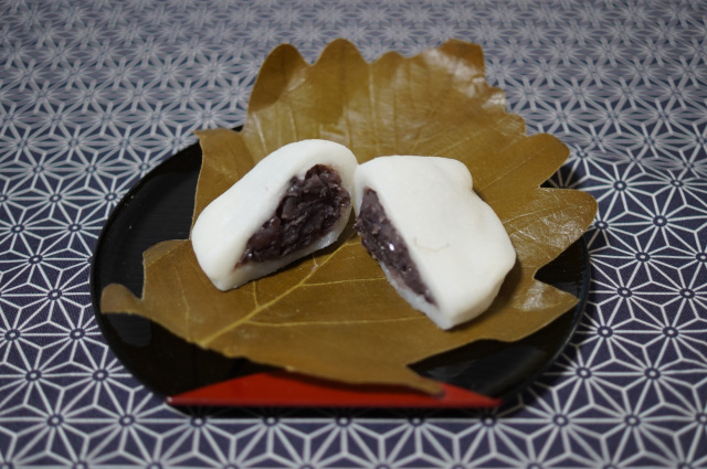 美月堂の「柏もち」