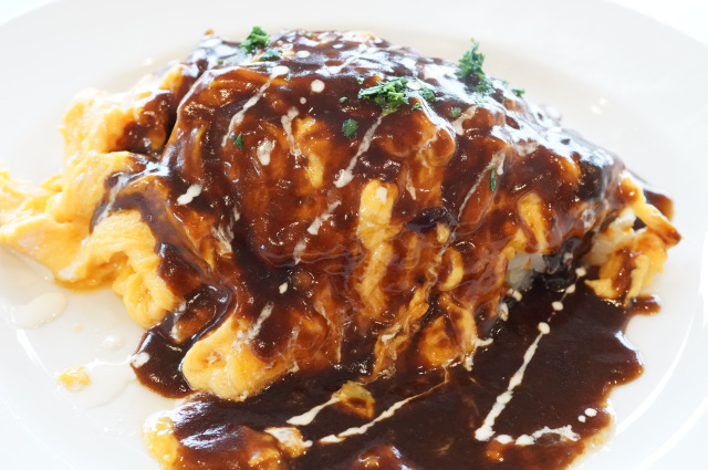 S.K.M.Diningの「オムライス（デミグラスソース）」