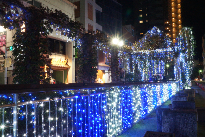 中心市街地の各スポットに、光輝く約20万個のイルミネーション!