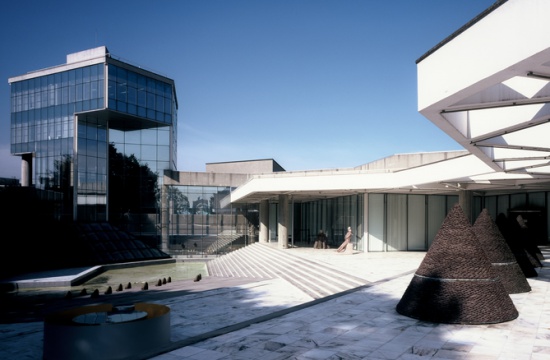県立美術館